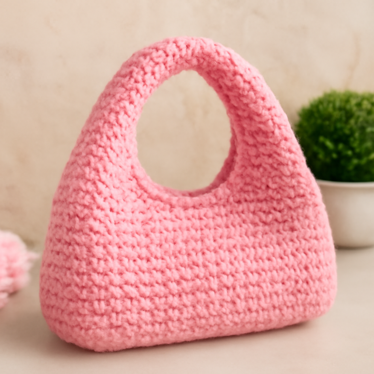 Chic Crochet Donut Bag: A Playful, Modern Accessory